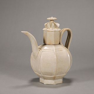 A Hutian kiln porcelain ewer