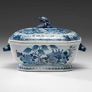 Chinese Export Blue Willow Porcelain Tureen 