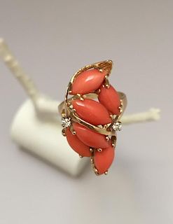 BUEATFUL VINTAGE CORAL 14K GOLD AND DIAMOND RING
