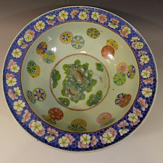 CHINESE ANTIQUE FAMILLE ROSE PORCELAIN CRABS BOWL - QING DYNASTY