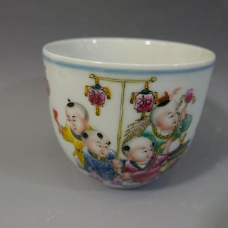 ANTIQUE CHINESE FAMILLE ROSE PORCELAIN CUP - QIANLONG MARK AND PERIOD