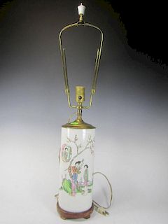 CHINESE FAMILLE ROSE HATSTAND CONVERED LAMP, EARLY 20TH CENTURY.