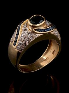 AN 18K FASHION RING WITH SAPPHIRES AND DIAMONDS