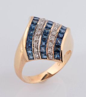 A 14K DIAMOND AND SAPPHIRE CONTEMPORARY FASHION RING