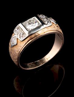 A VINTAGE GENT'S 14K GOLD AND DIAMOND RING
