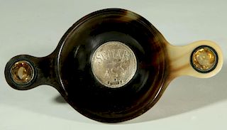 A C.1900 CARVED HORN SCOTTISH WHISKEY QUAICH