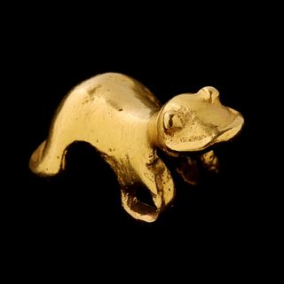 A PRE-COLUMBIAN STYLE 14K GOLD FROG PENDANT