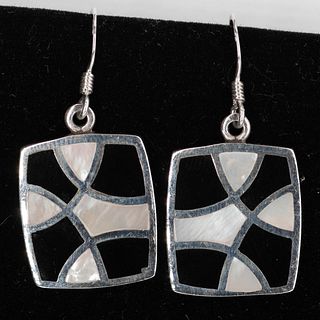 STERLING SILVER PEARL WHITE BLACK STONE SQUARE EARRINGS 925 NEW OLD STOCK (181)