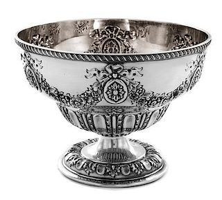 An Edwardian Silver Bowl, Maker's Mark C&S Co. Ltd, London, 1905, the bowl having a gadrooned rim surmounting a ribbon and flora