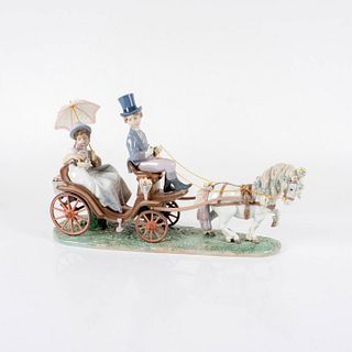 Through the Park 1006395 - Lladro Porcelain Figurine