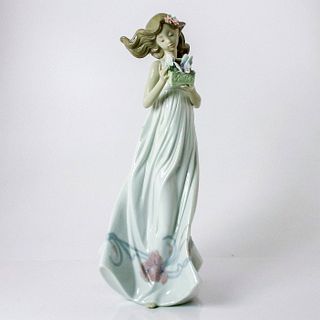 Butterfly Treasures 1006777 - Lladro Porcelain Figurine