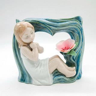Childhood Fantasy 1008130 - Lladro Porcelain Figurine