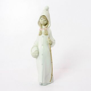 Girl with Basket 1004678 - Lladro Porcelain Figure