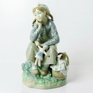 Girl With Doll 1001211 - Lladro Porcelain Figurine