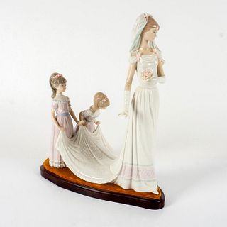 Here Comes The Bride 1446 - Lladro Porcelain Figurine