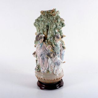 Japanese Vase 1001536 - Lladro Porcelain Decor