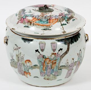 CHINESE PORCELAIN HAND PAINTED COVERED POT
