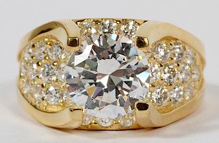 2CT ZIRCON AND 10KT YELLOW GOLD RING