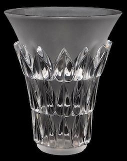 LALIQUE 'FEUILLES' CLEAR & FROSTED GLASS VASE