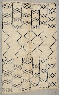 Vintage Moroccan Beni Ouraine Rug: 6'7" x 10'4" (200 x 314 cm)