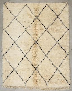 Vintage Moroccan Beni Ouraine Rug: 7'5" x 9'5" (225 x 287 cm)