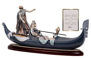 Lladro #1350 'In the Gondola' Figurine