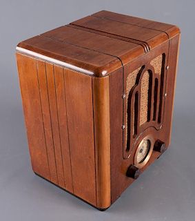 1930s Crosley Model 435 Tombstone Radio