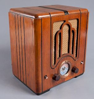 1930s Crosley Model 555 Tombstone Radio