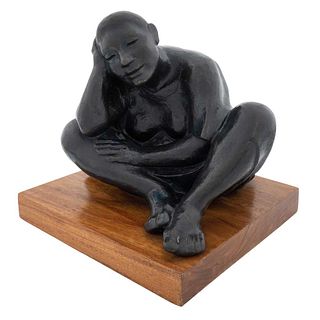 TIBURCIO ORTIZ, Sin título, Firmada y fechada 84, Escultura en bronce 4 / 6 en base de madera, 26 x 27 x 26.5 cm medidas totales