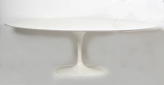 Eero Saarinen Knoll 'Tulip' dining table