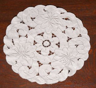 Arts & Crafts Period Cutout Embroidered White Floral Linen c1910s