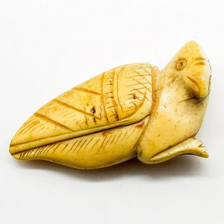Vintage Chinese Netsuke Bone Carving Pendant Bird