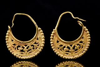 BYZANTINE GOLD PAIR OF EARRINGS