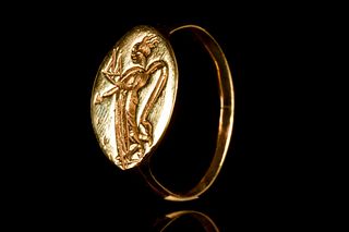 GREEK GOLD RING WITH NIKE