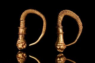 GREEK HELLENISTIC GOLD TWISTED EARRINGS WITH LION HEADS
