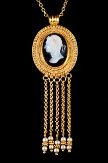 NEOCLASSICAL GOLD PENDANT WITH SARDONYX CAMEO AND PEARLS