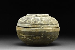 CHINESE HAN DYNASTY POTTERY LIDDED VESSEL