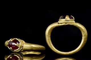 KHMER (CAMBODIAN) LARGE GOLD AND RUBY FINGER RING