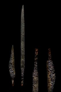 A PAIR OF MEDIEVAL IRON KNIFE BLADES