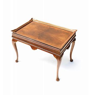 Queen Anne-Style Tray Top End Table