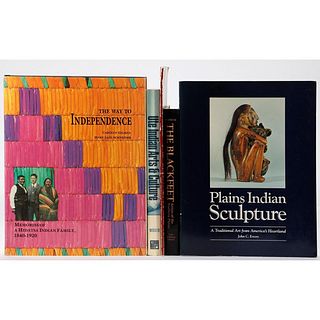 Five books on Plains, Plateau and Woodlands art and culture.
