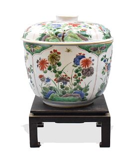 Chinese Famille Verte Covered Jar& Stand ,Kangxi P