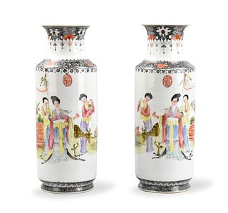 Pair of Chinese Famille Rose Vase w/ Figures,ROC P
