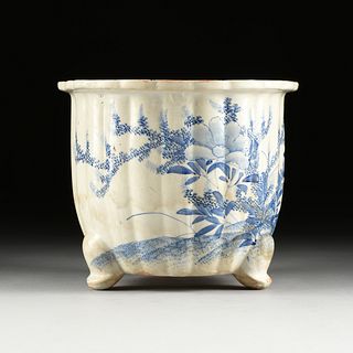 A JAPANESE EXPORT BLUE AND WHITE GLAZED PORCELAIN PLANTER, SUMMER AND AUTUMN GRASSES, RINPA SCHOOL STYLE, 19TH CENTURY,