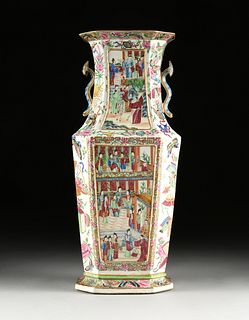 A CANTON FAMILLE ROSE PARCEL GILT ENAMELED PORCELAIN VASE, PROBABLY GUANGXU PERIOD, QING DYNASTY (1641-1912),