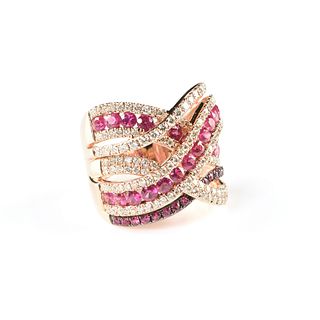 A 14K YELLOW GOLD PAVÉ DIAMOND, AND RUBY RING,