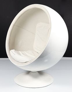 Eero Aarnio White Mid Century Ball Chair