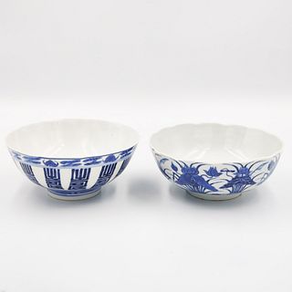 A pair of blue and white porcelain bowls | ชามกระเบื้องเคลือบน้ำเงินขาว