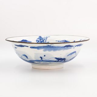 A blue and white tea bowl | ชามรองปั้นกระเบื้องเคลือบน้ำเงินขาว