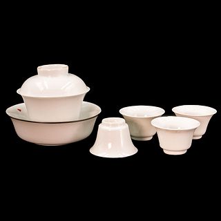 A white porcelain tea set | ชุดชา (ชุดจีน) กระเบื้องเคลือบสีขาว